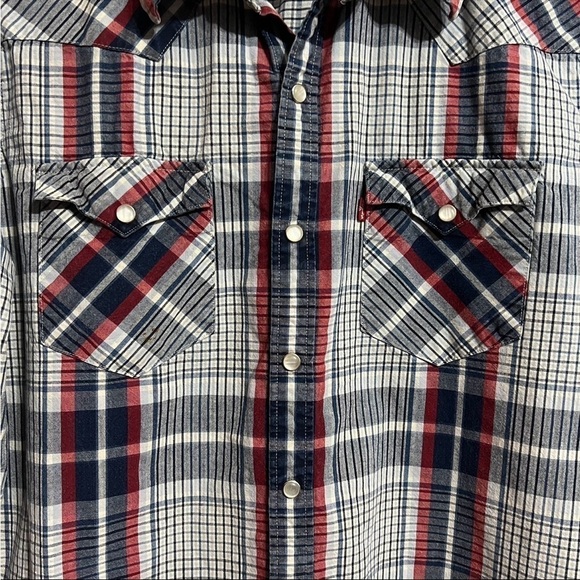 LEVI’S Classic Plaid Button Down Shirt - Picture 3 of 7
